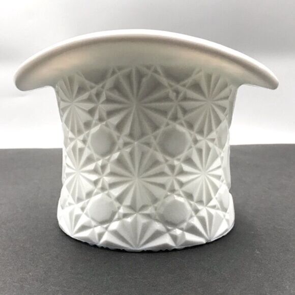 Vintage Fenton Daisy and Button Milk Glass Top Hat Topper Planter Decor - Picture 8 of 16